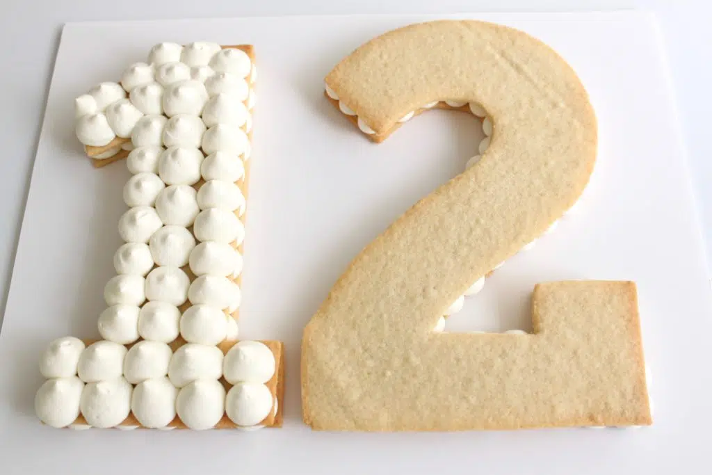 Modèle de gâteau de biscuit de lettre d'alphabet. Pochoir à gâteau aux  biscuits. Modèle d